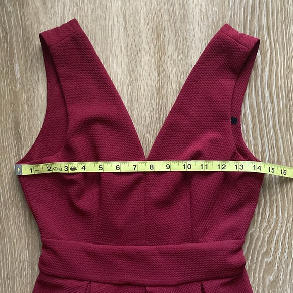 MOVING SALE - V-Neck Skater Dress 💄 - Picture 5 of 8